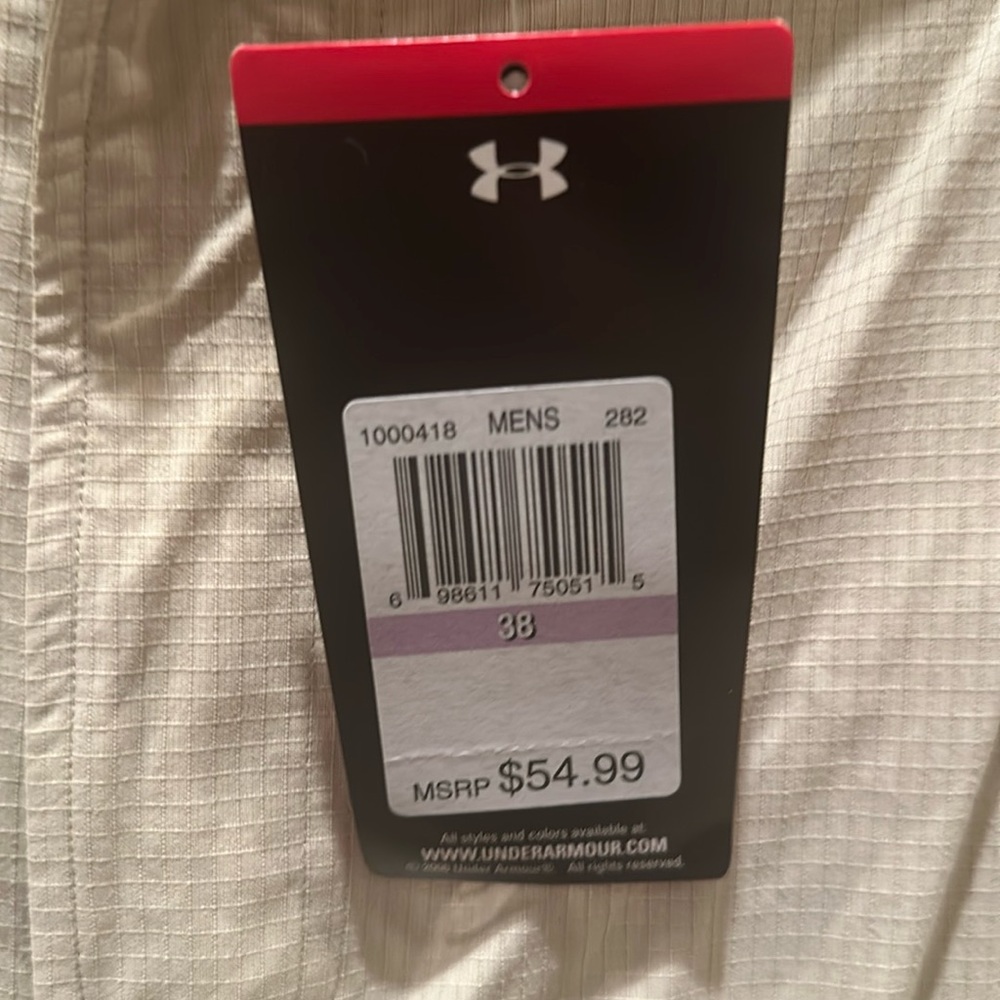 Men’s under armour golf shorts Never worn